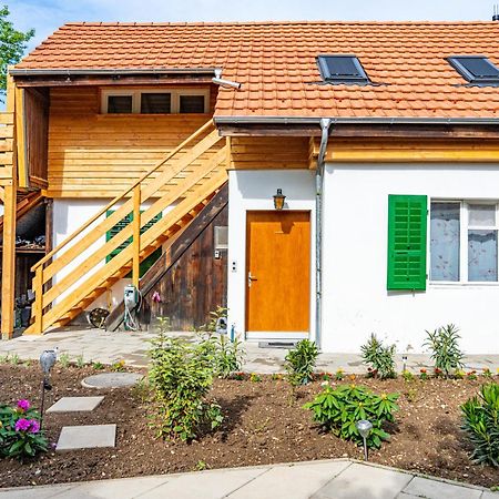Villa Gemütliches Haus mit Terasse und Feuerstelle Lengnau Exterior foto